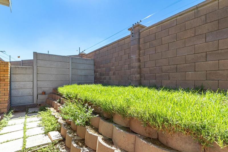 2 Bedroom Property for Sale in Sonstraal Heights Western Cape